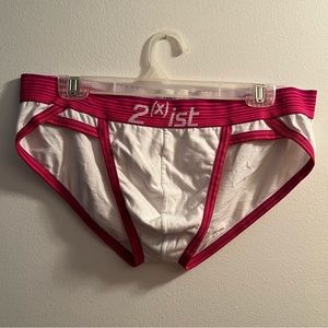 2xist Brief